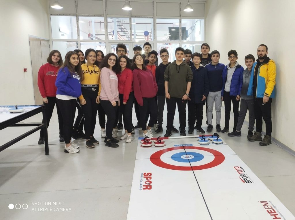 Gençler İçin Floor Curling