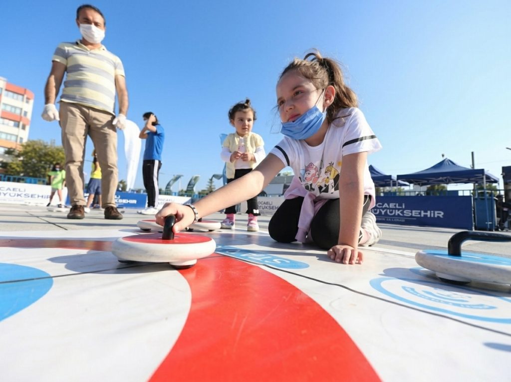 Çocuklar İçin Floor Curling