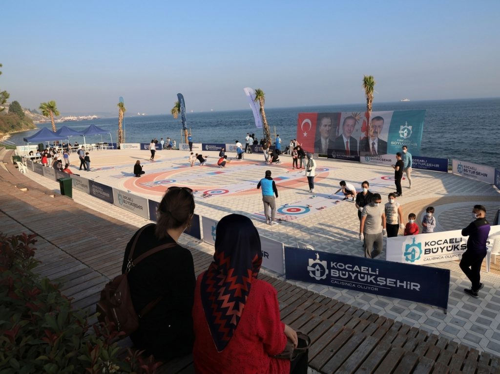 Yeişkinler İçin Floor Curling Yetişkinler İçin Floor Curling
